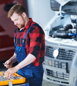 professional-car-repair-engineer.jpg